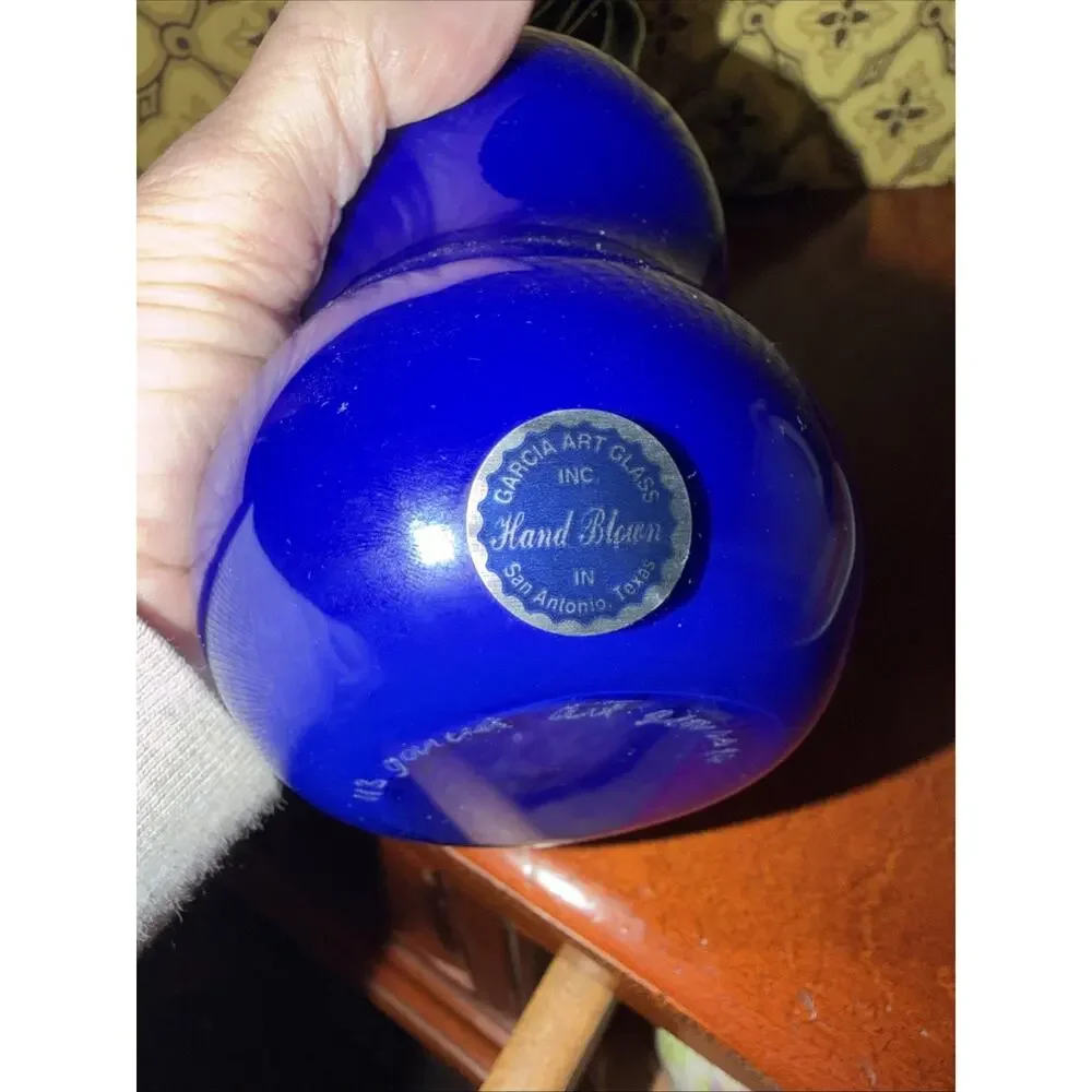 Fantastic Garcia art glass bud vase, signed Garcia Dark Blue & Black 8 1/2 Inch‎
